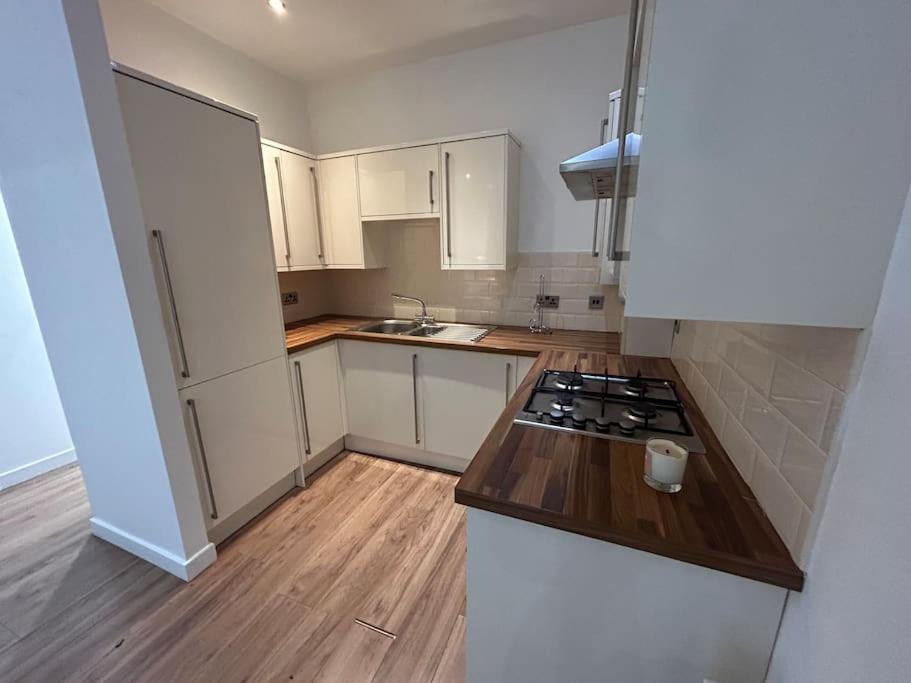 ווילמסלו Spacious Central 2Bed Apartment מראה חיצוני תמונה