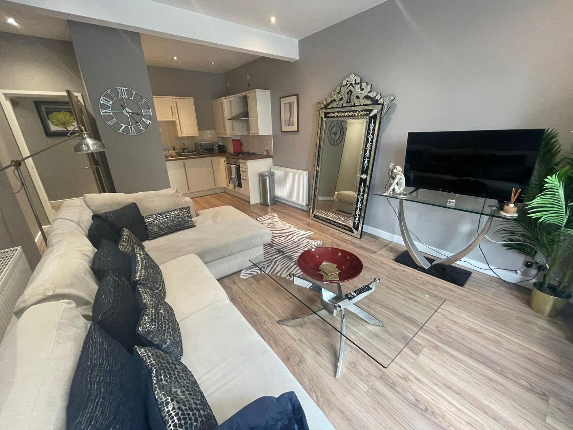 ווילמסלו Spacious Central 2Bed Apartment מראה חיצוני תמונה